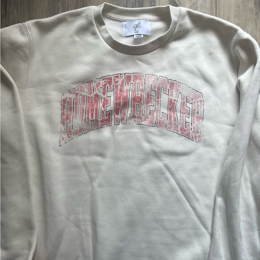 Sabrina Carpenter Tour Merch